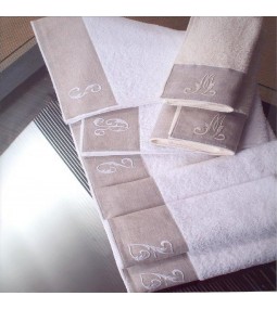 DEA  Asciugamani con ricamo CIFRA Coppia Spugne con ricamo cifra personalizzata