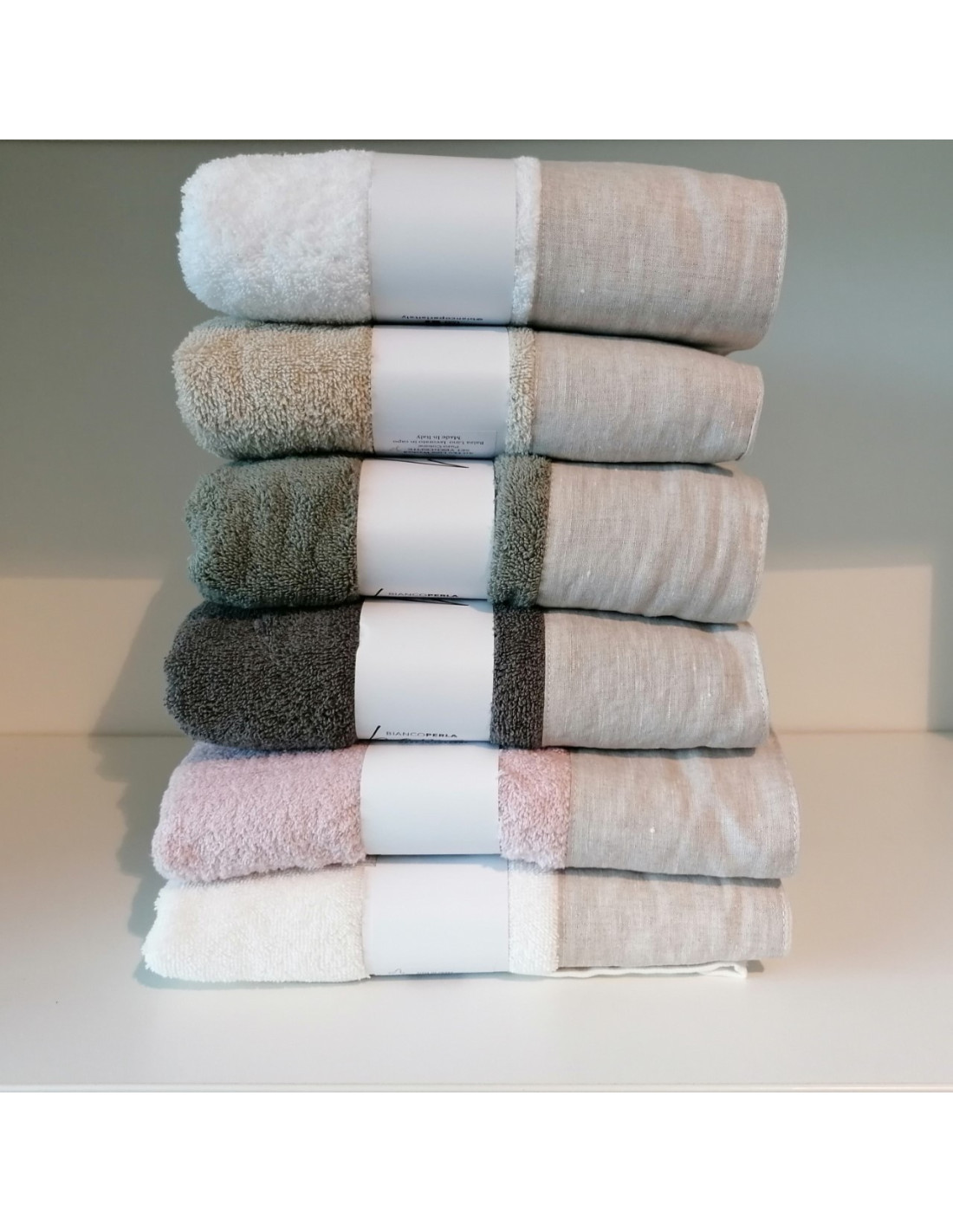 Coppia asciugamani da bagno in spugna di colore avorio