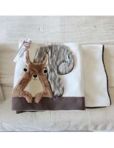 WINTER SQUIRREL Plaid pile ricamo scoiattolo